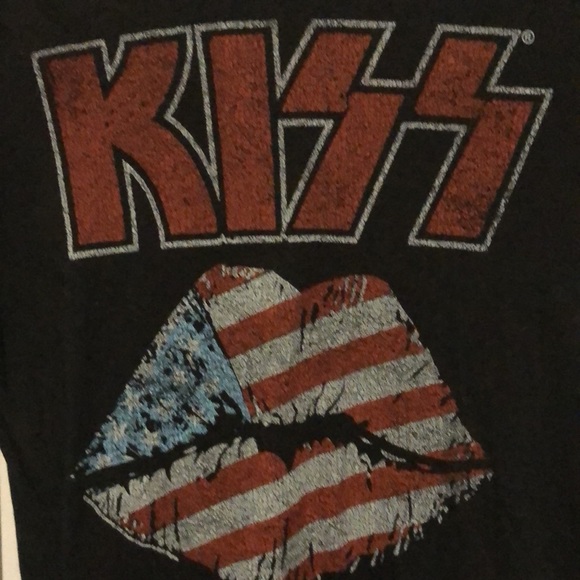 Hollister tshirt size xs. KISS brand printed - Picture 2 of 3